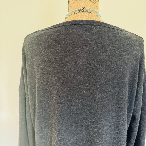 Victoria's Secret Womens Black Gray Loose Fit Long Sleeve Scoop Neck Top Large - Picture 5 of 9